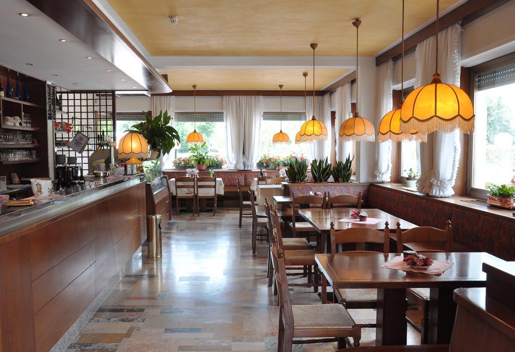 Albergo Ristorante Cima I Pra' Ponte nellʼAlpi Exterior foto